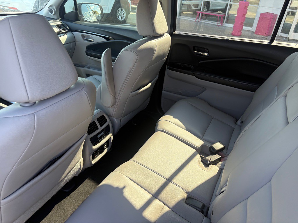 2017 Honda Pilot Image 8