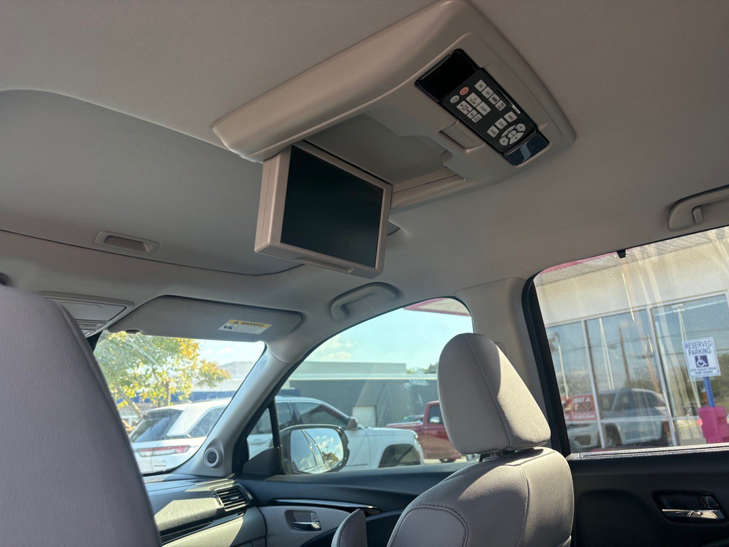 2017 Honda Pilot Image 9