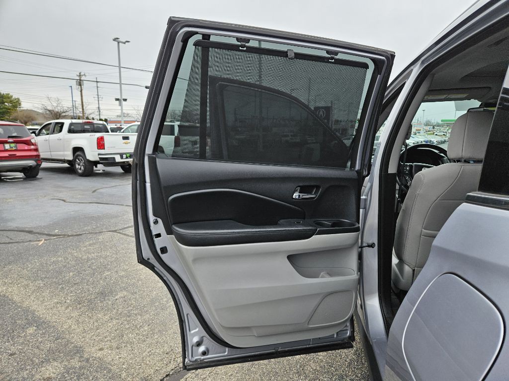 2017 Honda Pilot Image 24