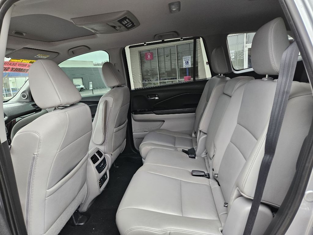 2017 Honda Pilot Image 27