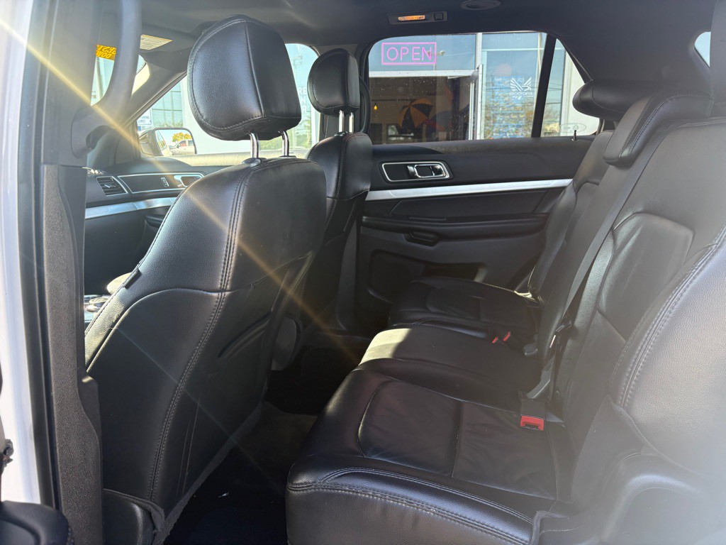 2017 Ford Explorer Image 7