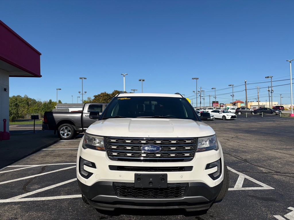 2017 Ford Explorer Image 1