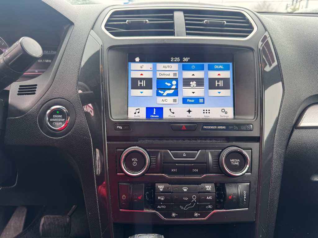 2017 Ford Explorer Image 3