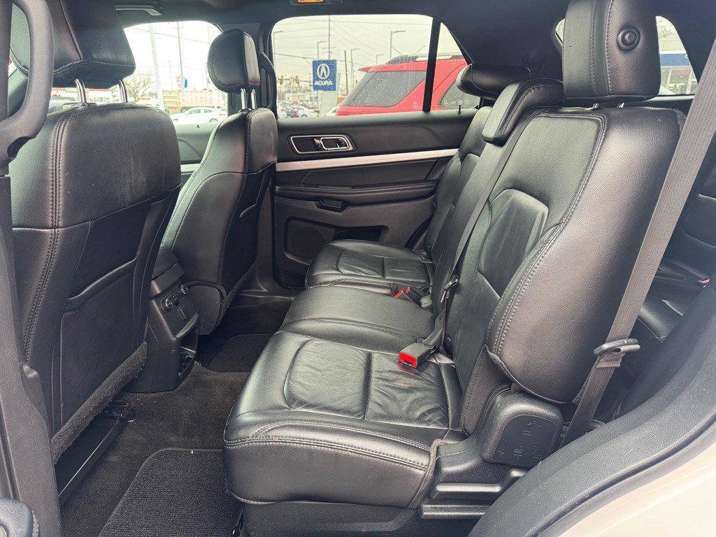 2017 Ford Explorer Image 7