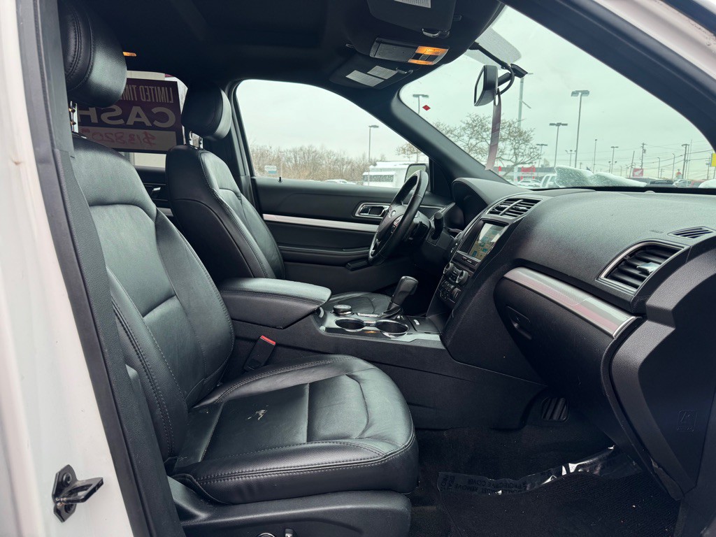 2017 Ford Explorer Image 10