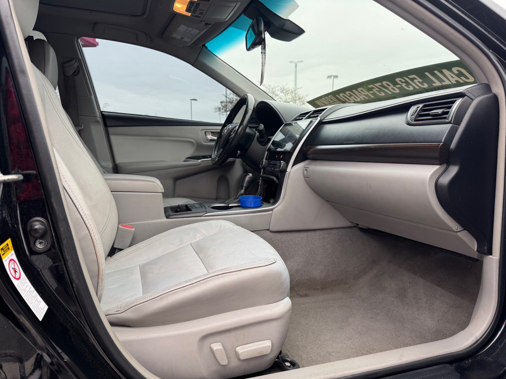 2016 Toyota Camry Image 14