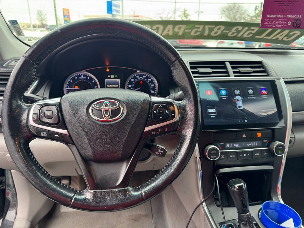 2016 Toyota Camry Image 3