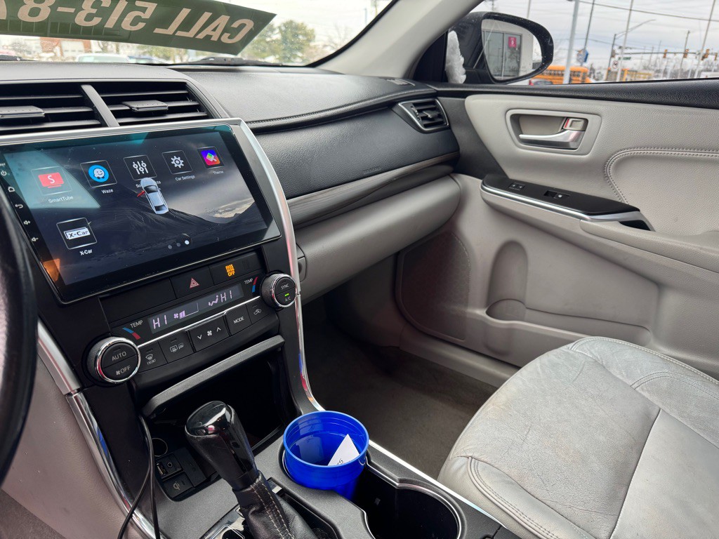 2016 Toyota Camry Image 5