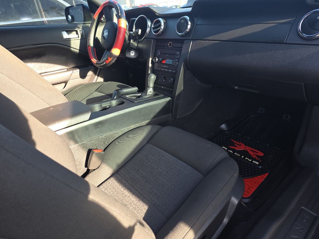 2008 Ford Mustang Image 5