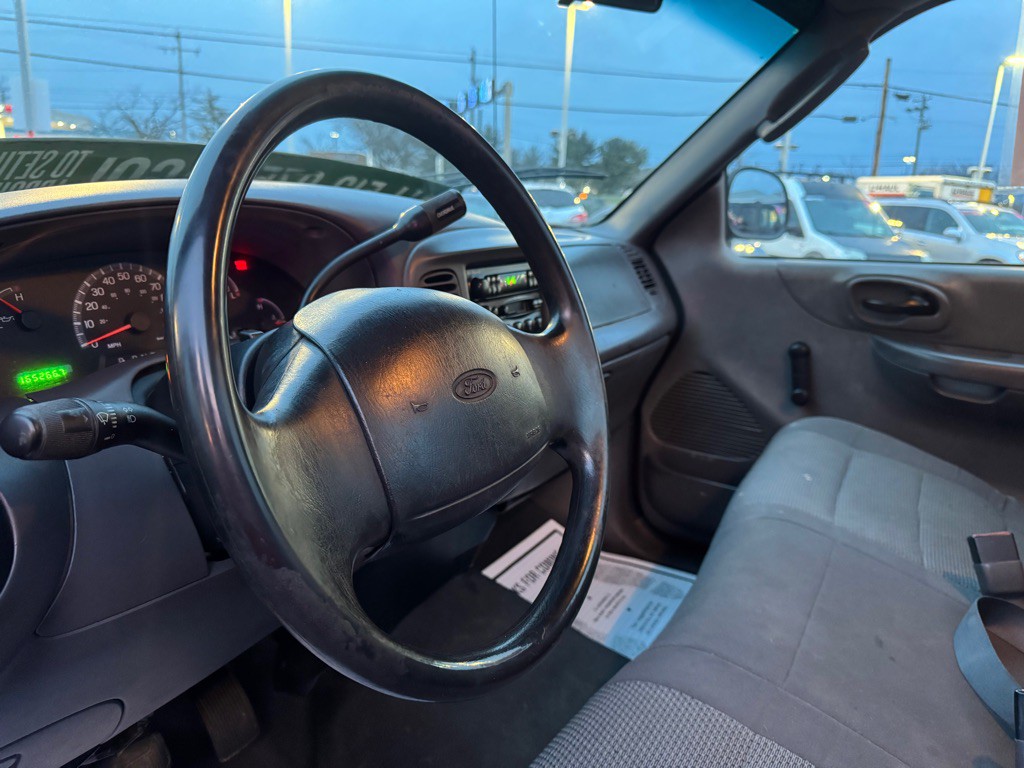 2002 Ford F-150 Image 8