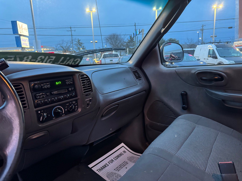 2002 Ford F-150 Image 10