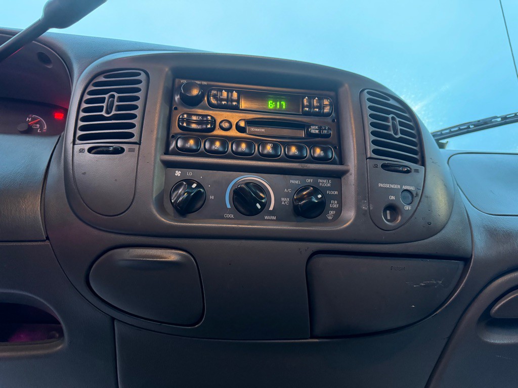 2002 Ford F-150 Image 11