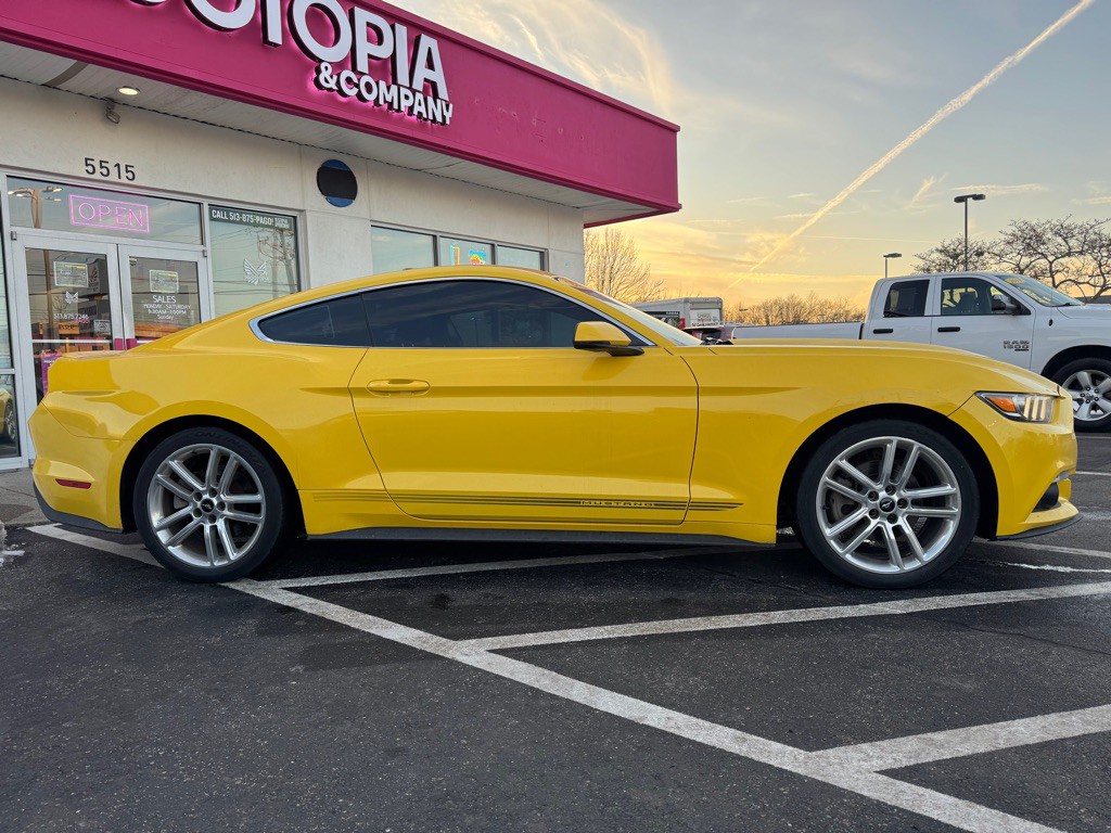 2017 Ford Mustang Image 2