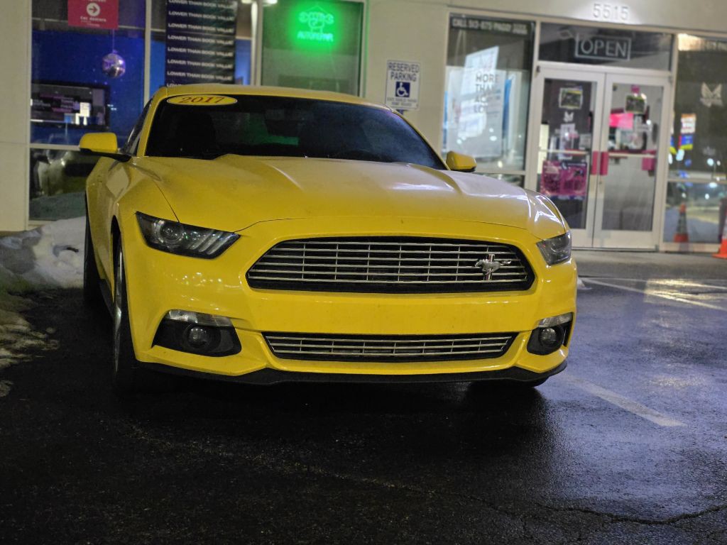 2017 Ford Mustang Image 3