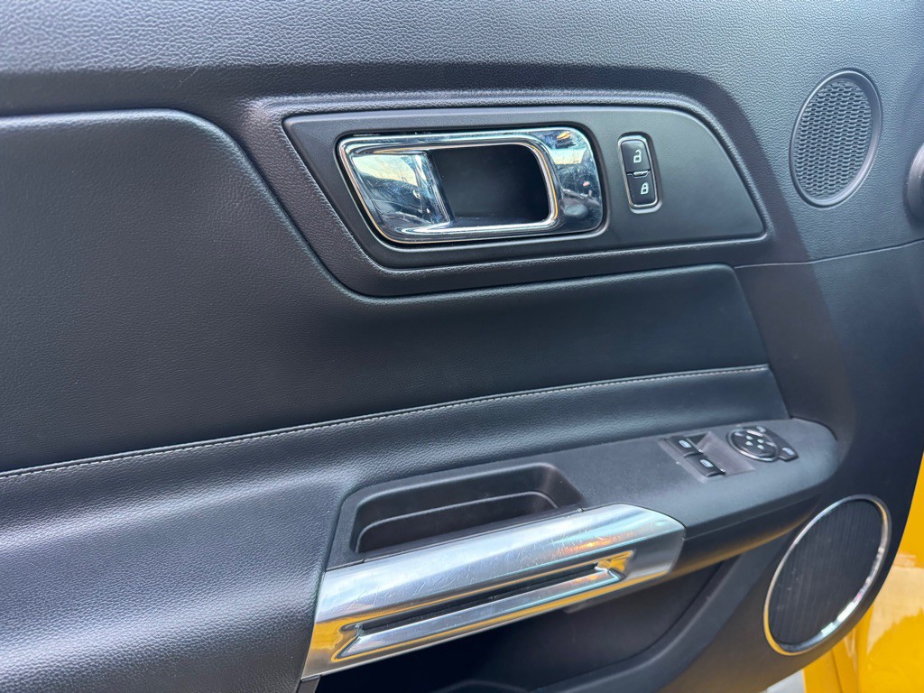 2017 Ford Mustang Image 8