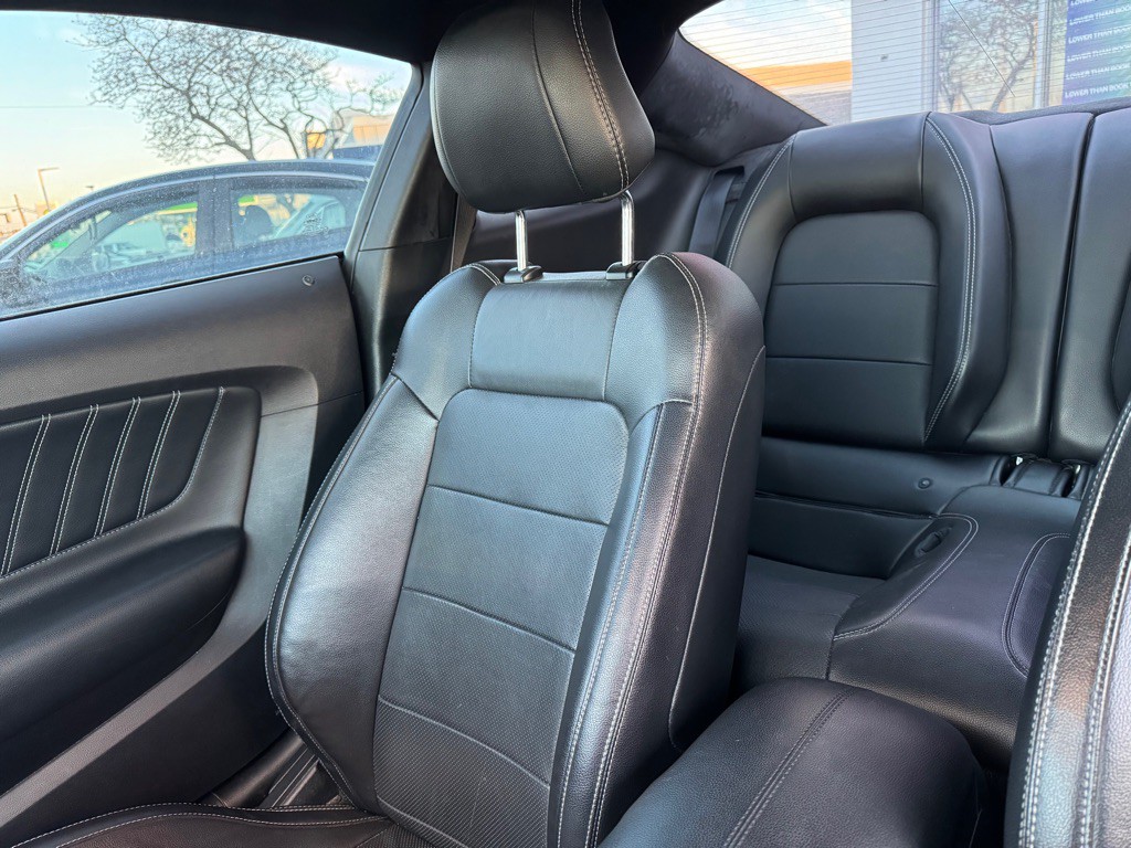 2017 Ford Mustang Image 13