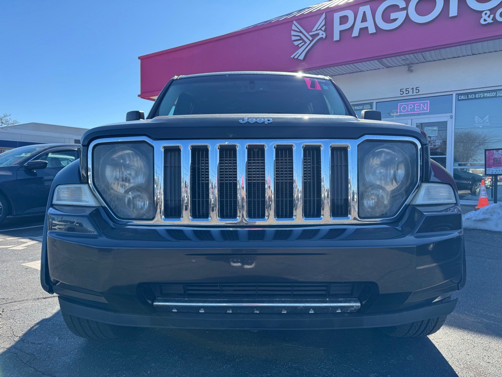 2012 Jeep Liberty Image 2