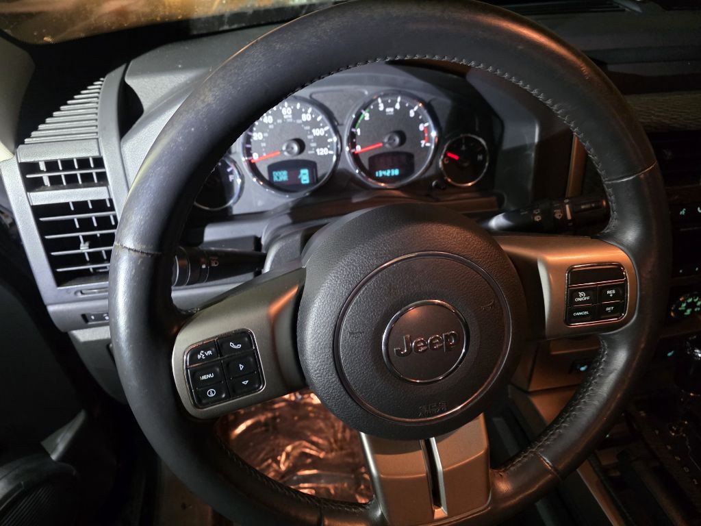 2012 Jeep Liberty Image 8