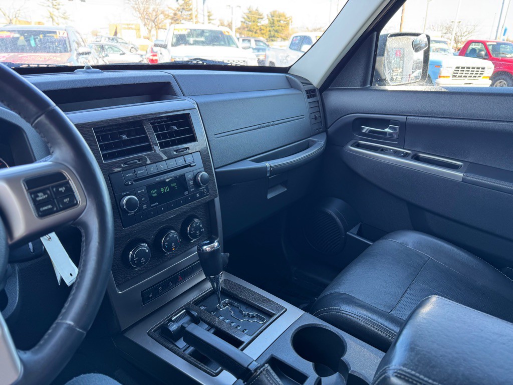 2012 Jeep Liberty Image 14