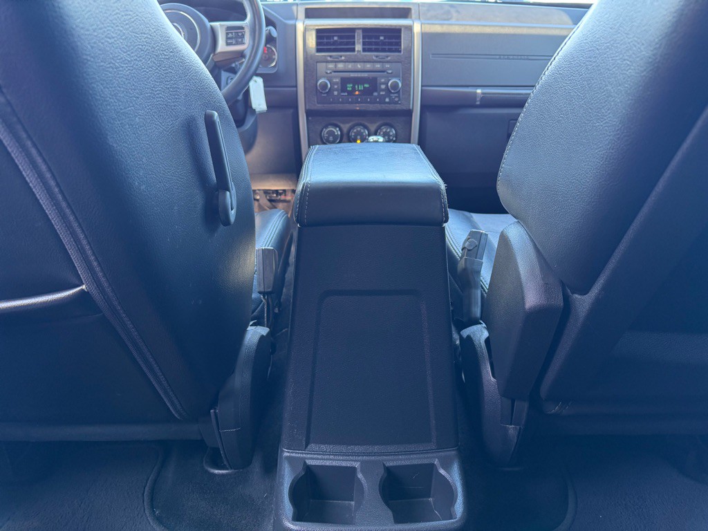 2012 Jeep Liberty Image 21