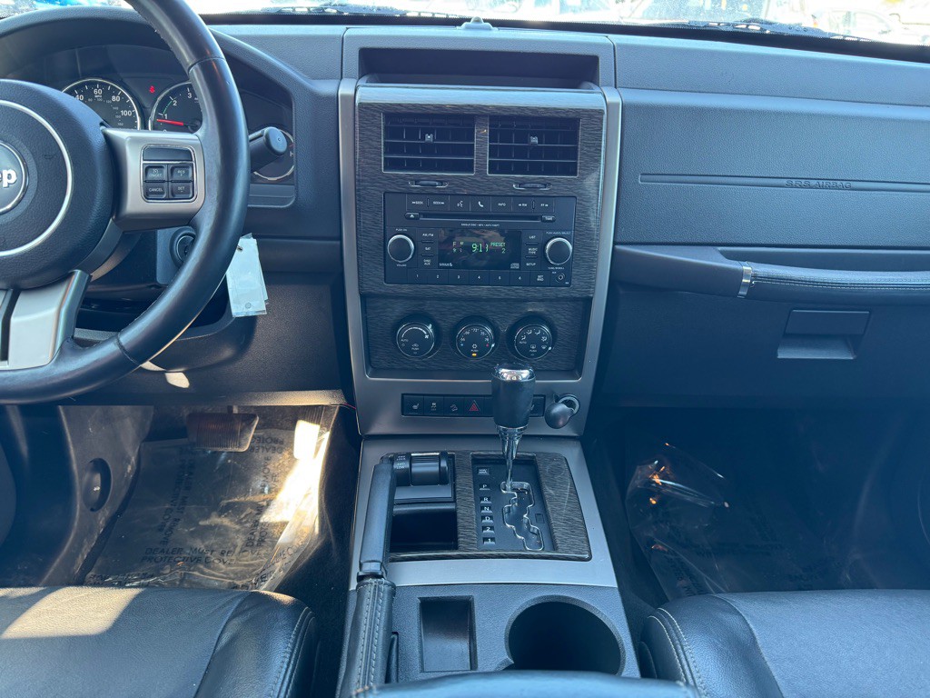 2012 Jeep Liberty Image 25