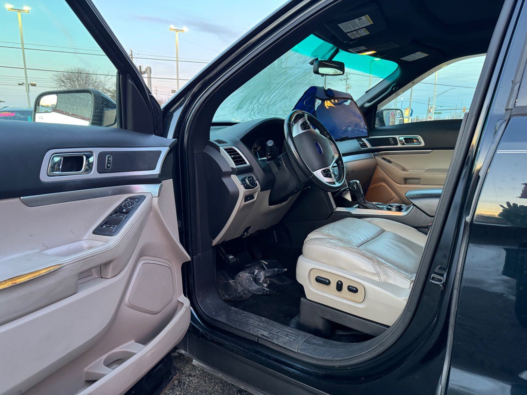 2014 Ford Explorer Image 17