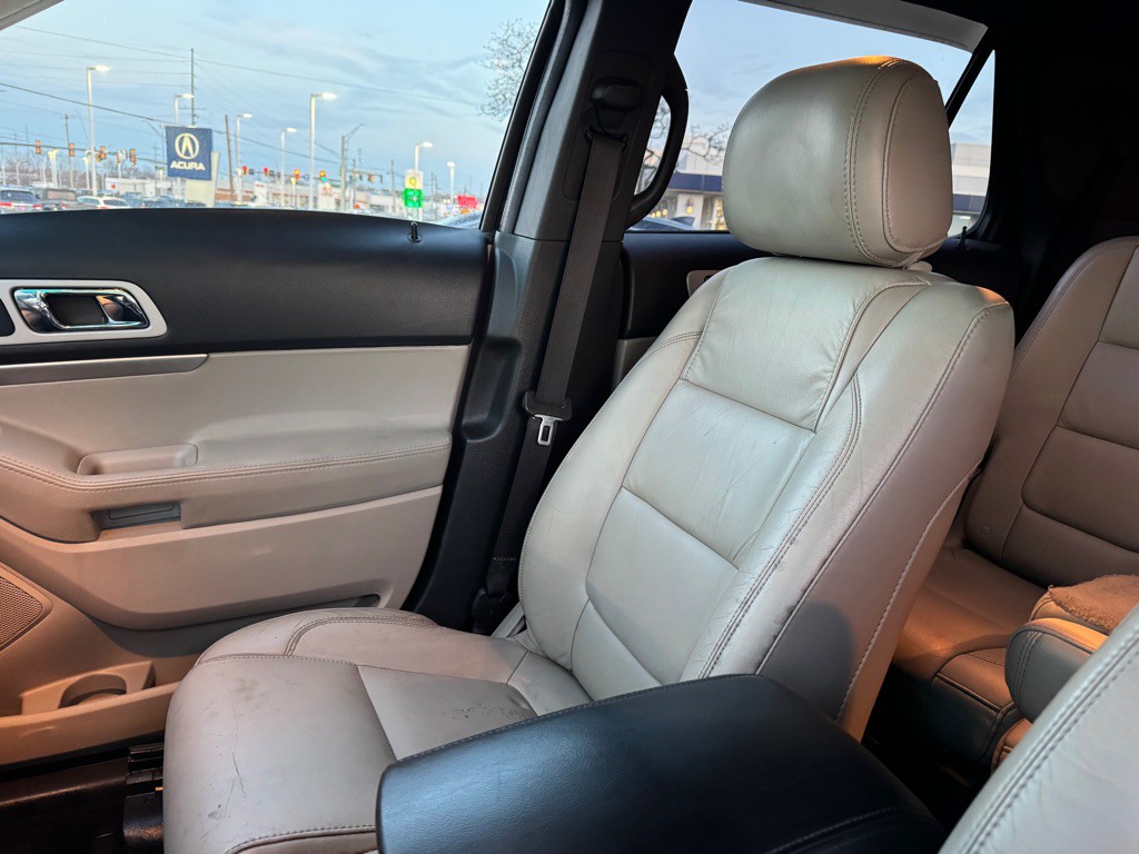 2014 Ford Explorer Image 21