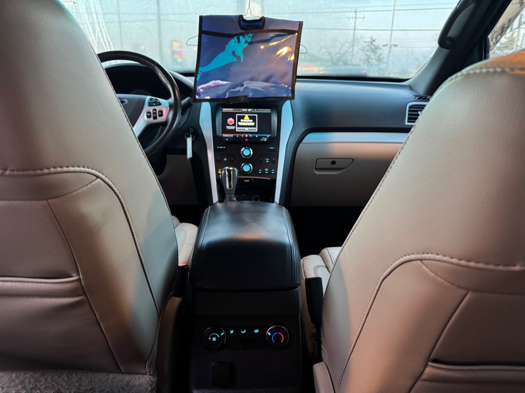2014 Ford Explorer Image 24