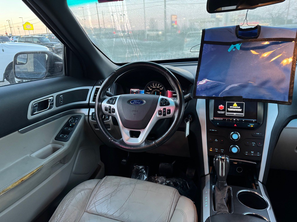 2014 Ford Explorer Image 25