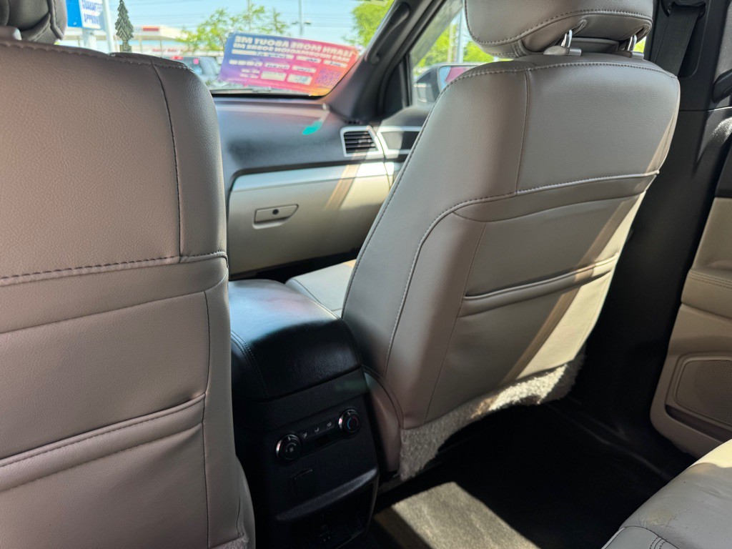 2014 Ford Explorer Image 12