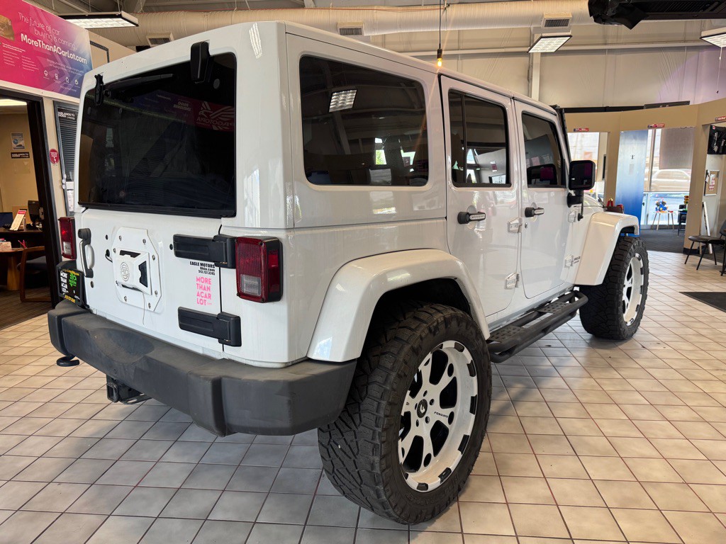 2013 Jeep Wrangler Unlimited Image 2