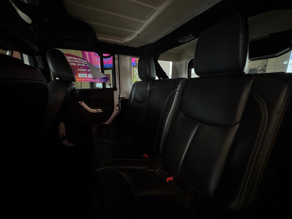 2013 Jeep Wrangler Unlimited Image 15