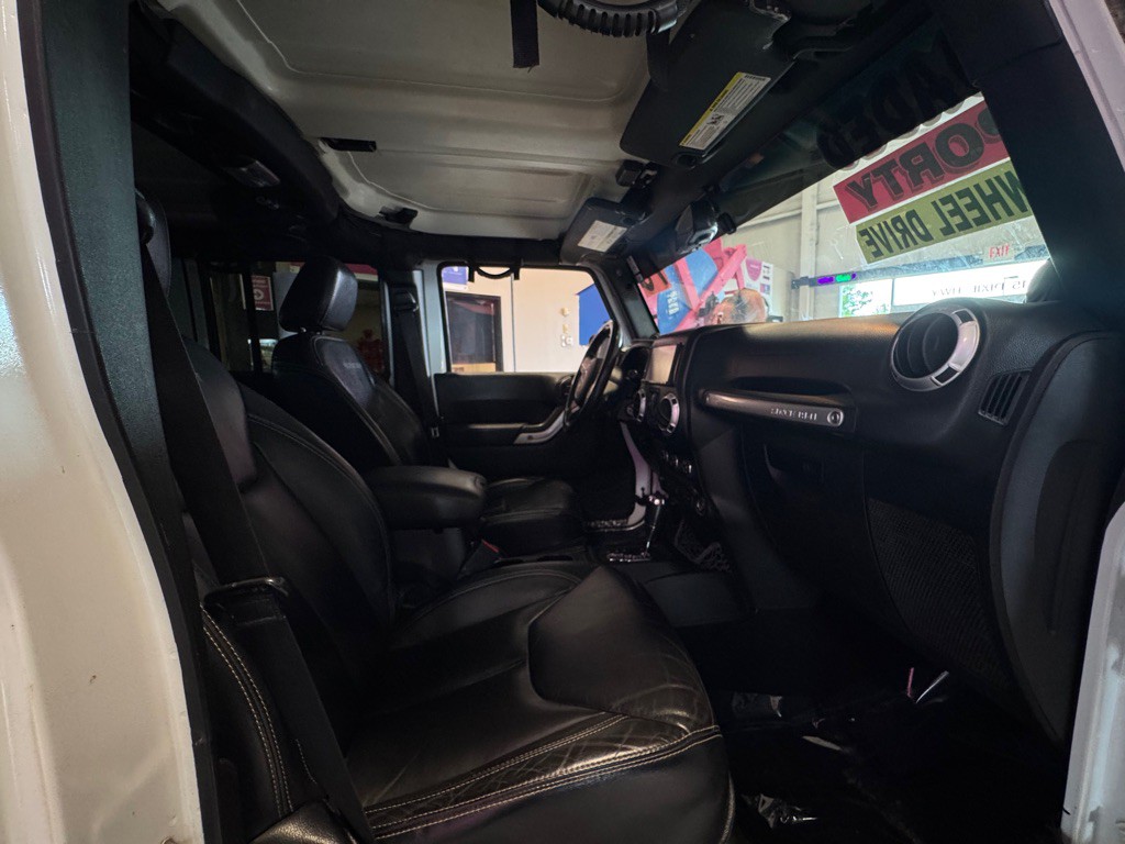 2013 Jeep Wrangler Unlimited Image 20