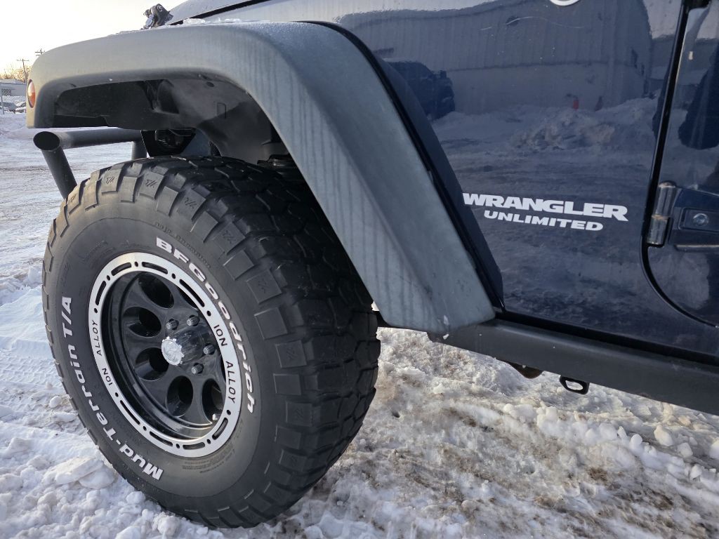 2013 Jeep Wrangler Unlimited Image 2