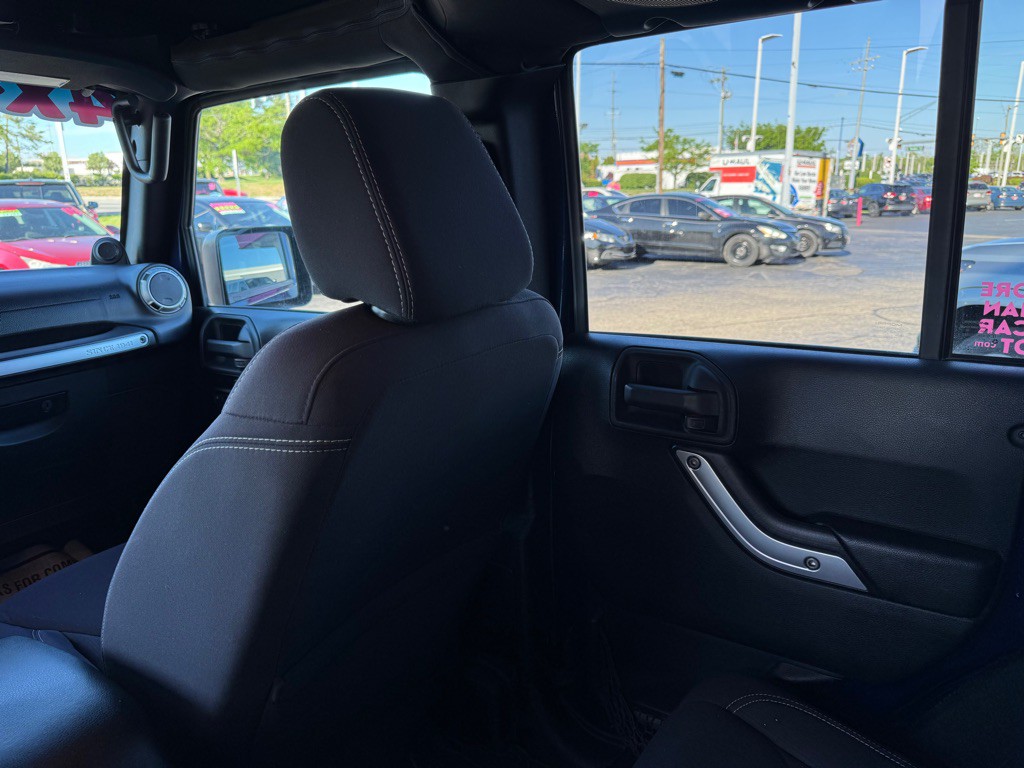 2013 Jeep Wrangler Unlimited Image 15
