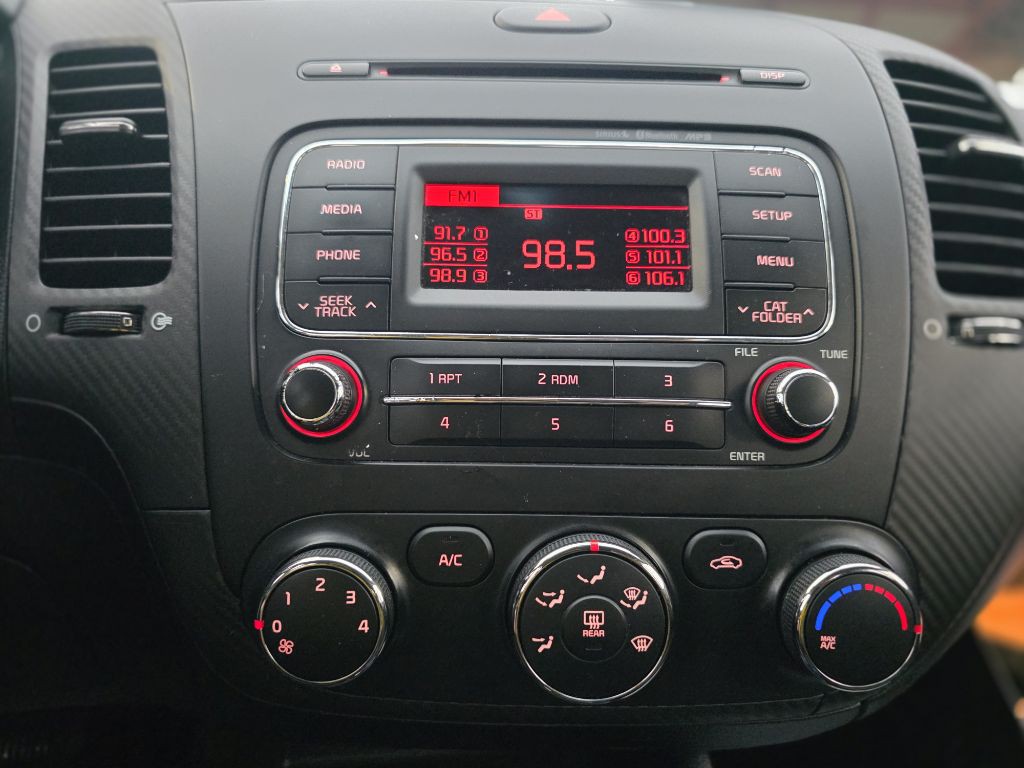 2015 Kia Forte Image 21