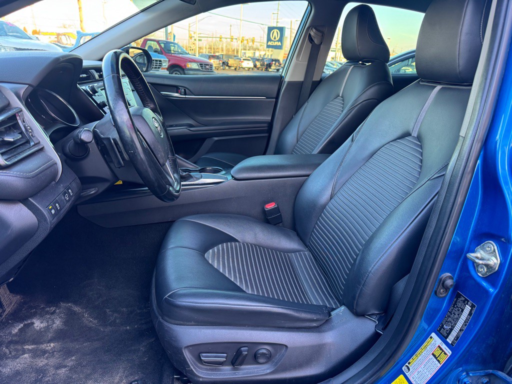 2020 Toyota Camry Image 8