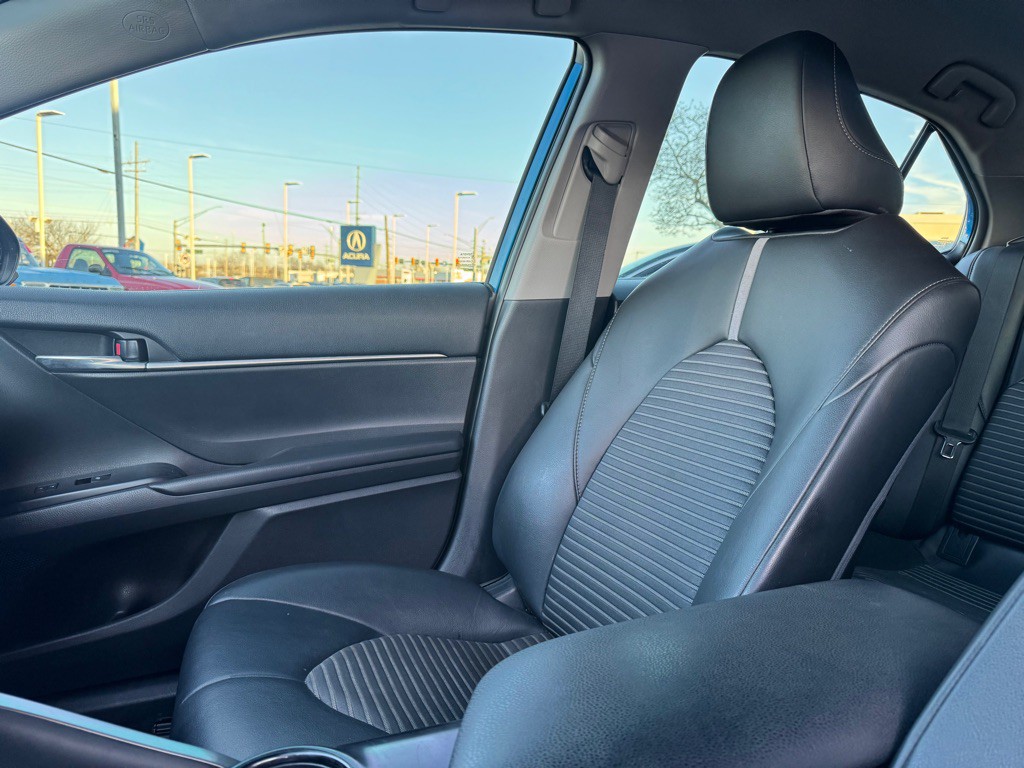 2020 Toyota Camry Image 11