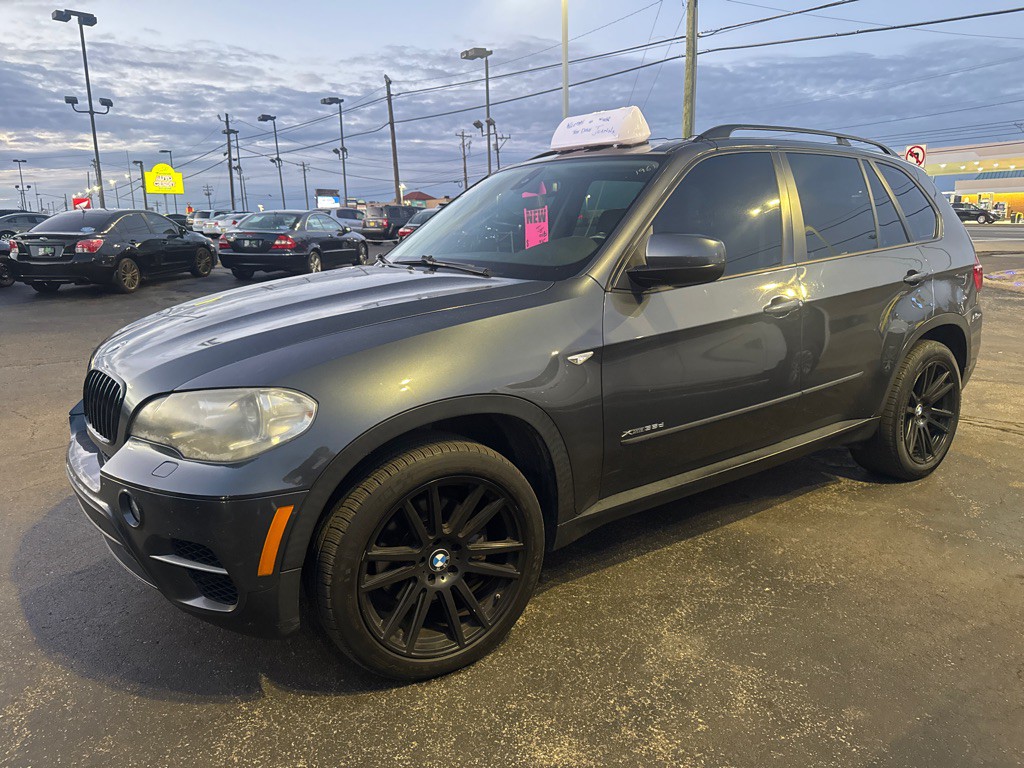 2011 BMW X5 Image 1