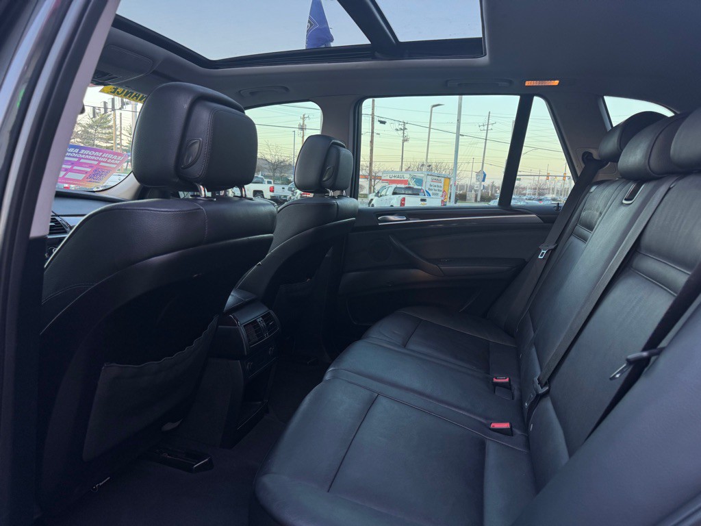 2011 BMW X5 Image 16