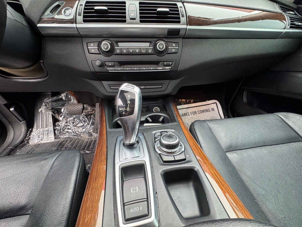 2011 BMW X5 Image 24