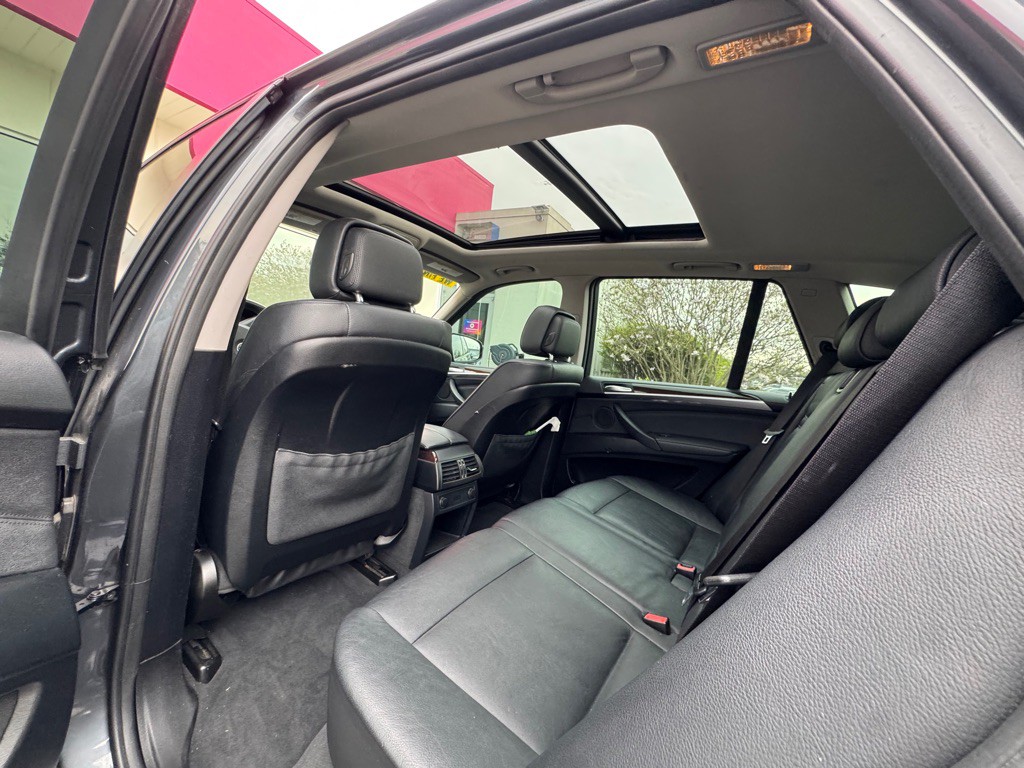 2011 BMW X5 Image 28