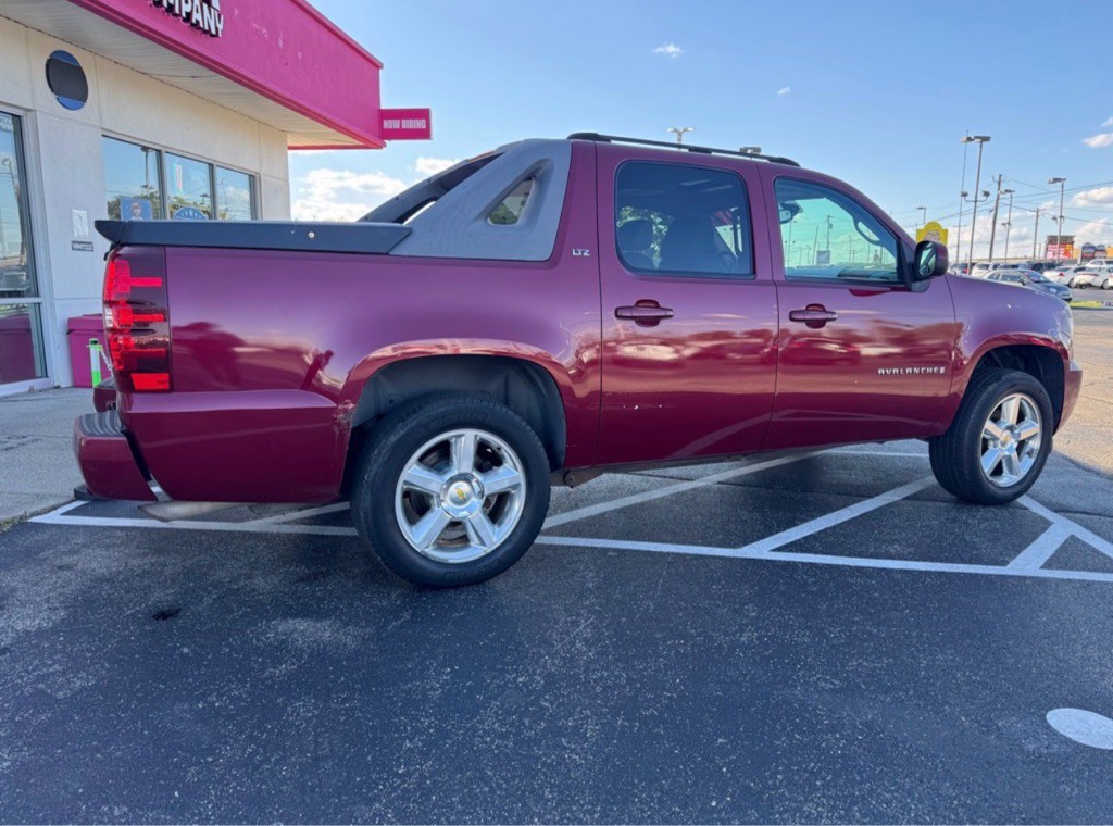 2007 Chevrolet Avalanche Image 3