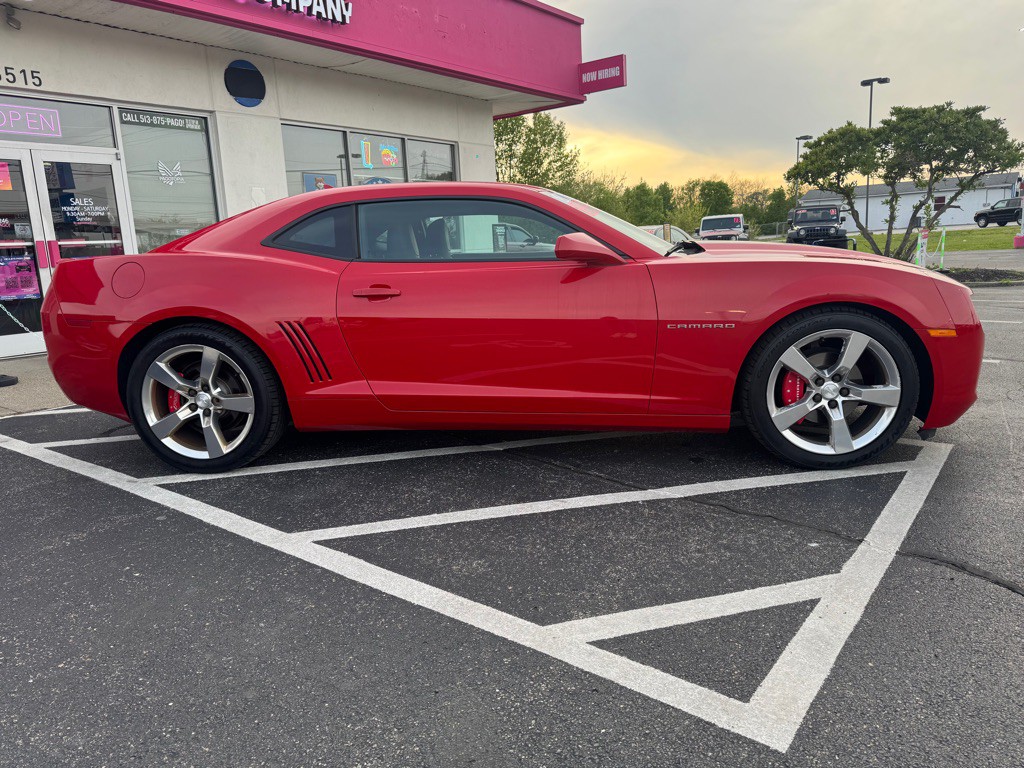 2013 Chevrolet Camaro Image 2