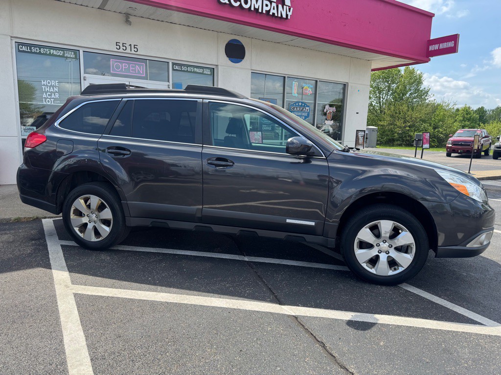 2011 Subaru Outback Image 2