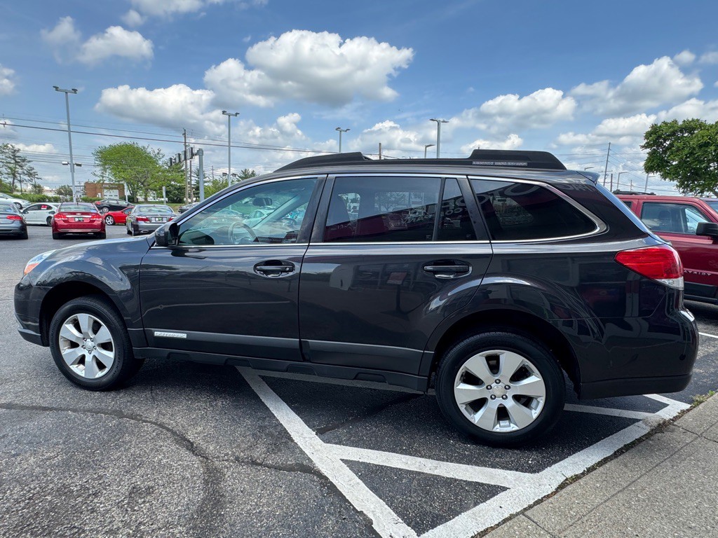 2011 Subaru Outback Image 6
