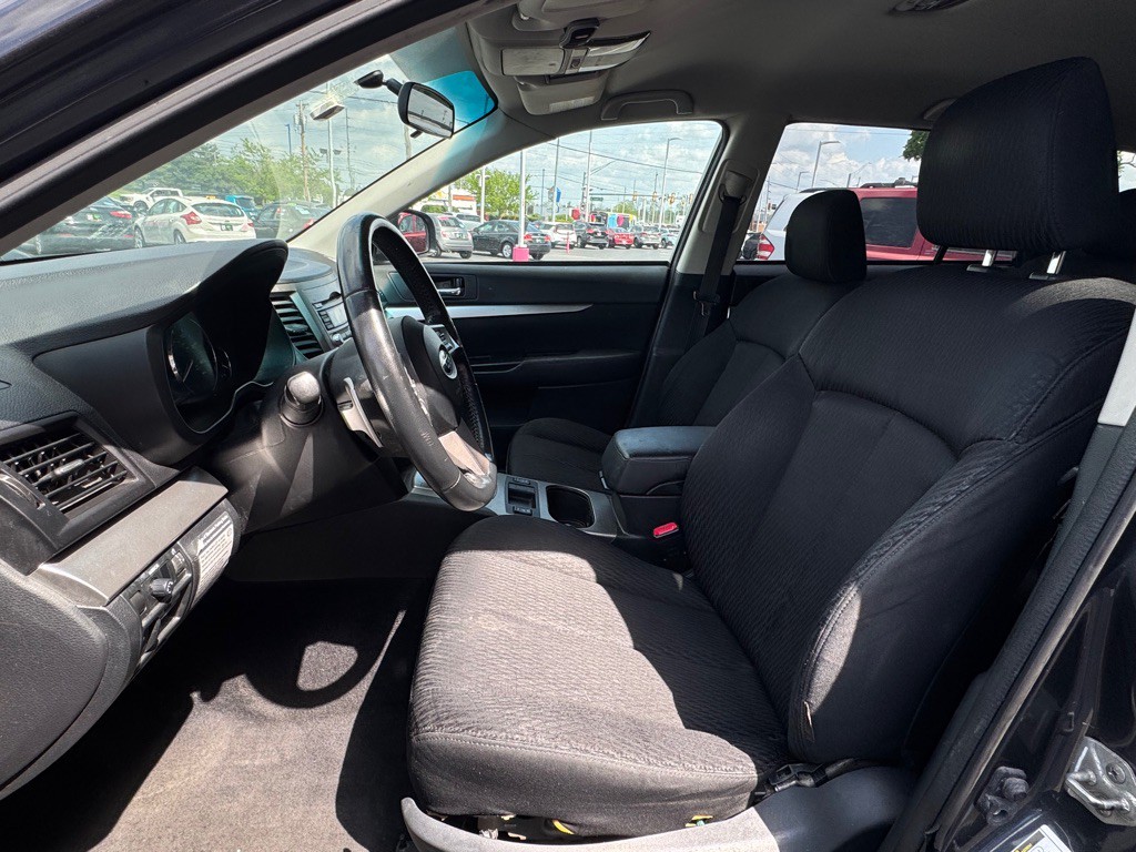 2011 Subaru Outback Image 10