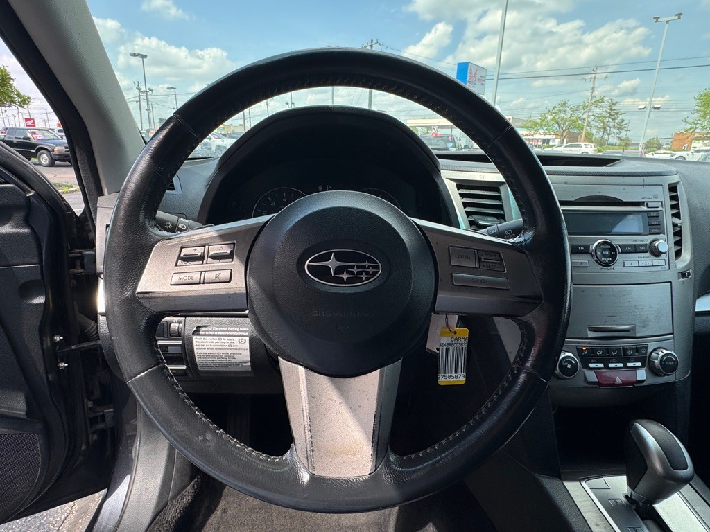2011 Subaru Outback Image 11