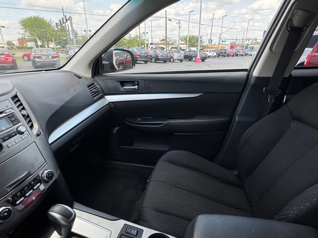 2011 Subaru Outback Image 14