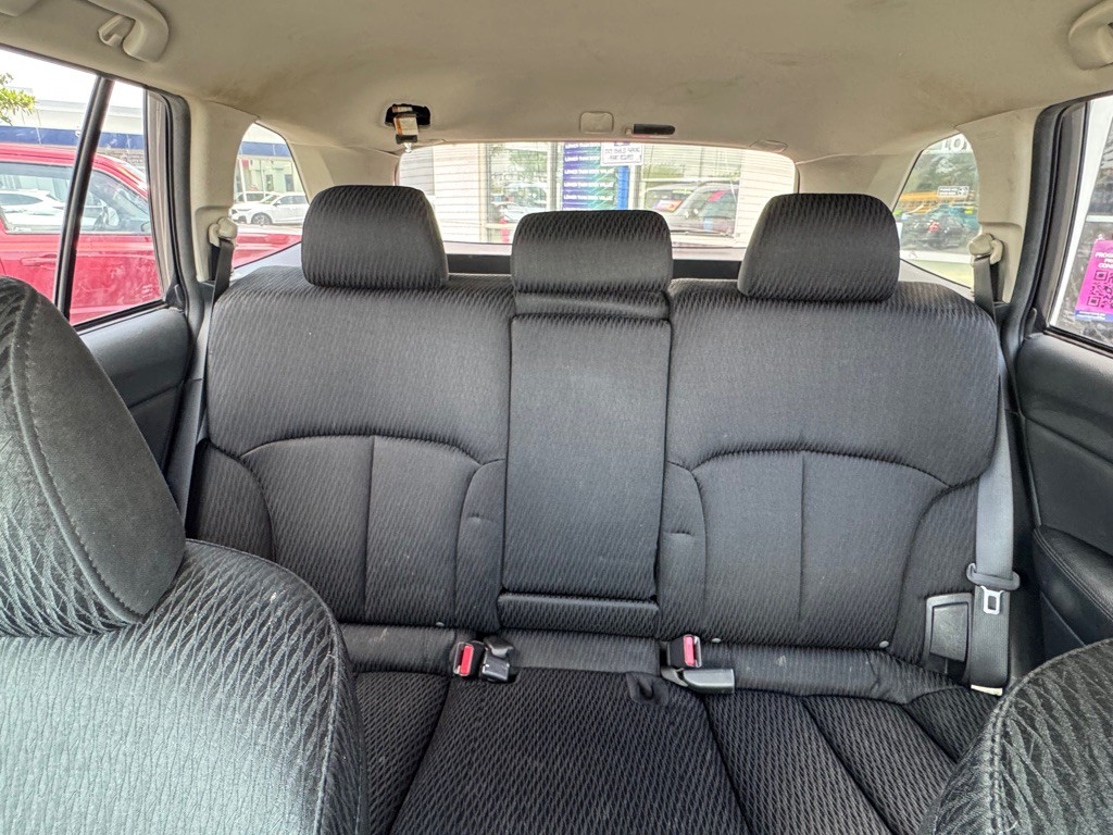 2011 Subaru Outback Image 16